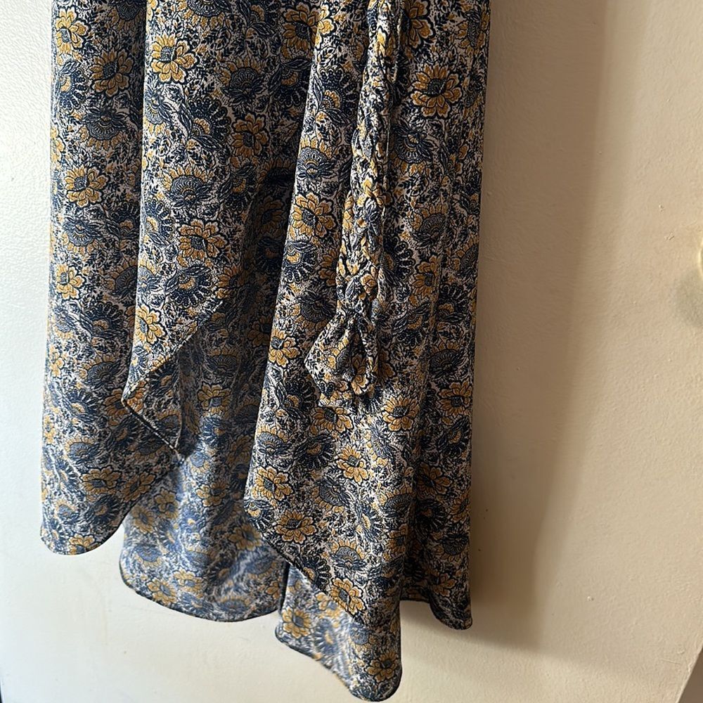 MISA Los Angeles wrap floral dress - Picture 6 of 8